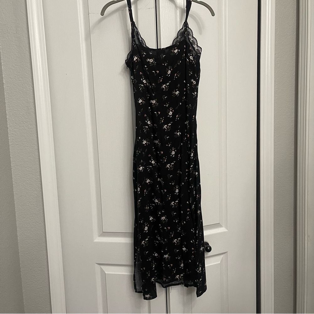 West of Melrose Lace Trim Midi Dress - Picture 4 of 6